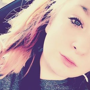 Meet your Posher, Alexis